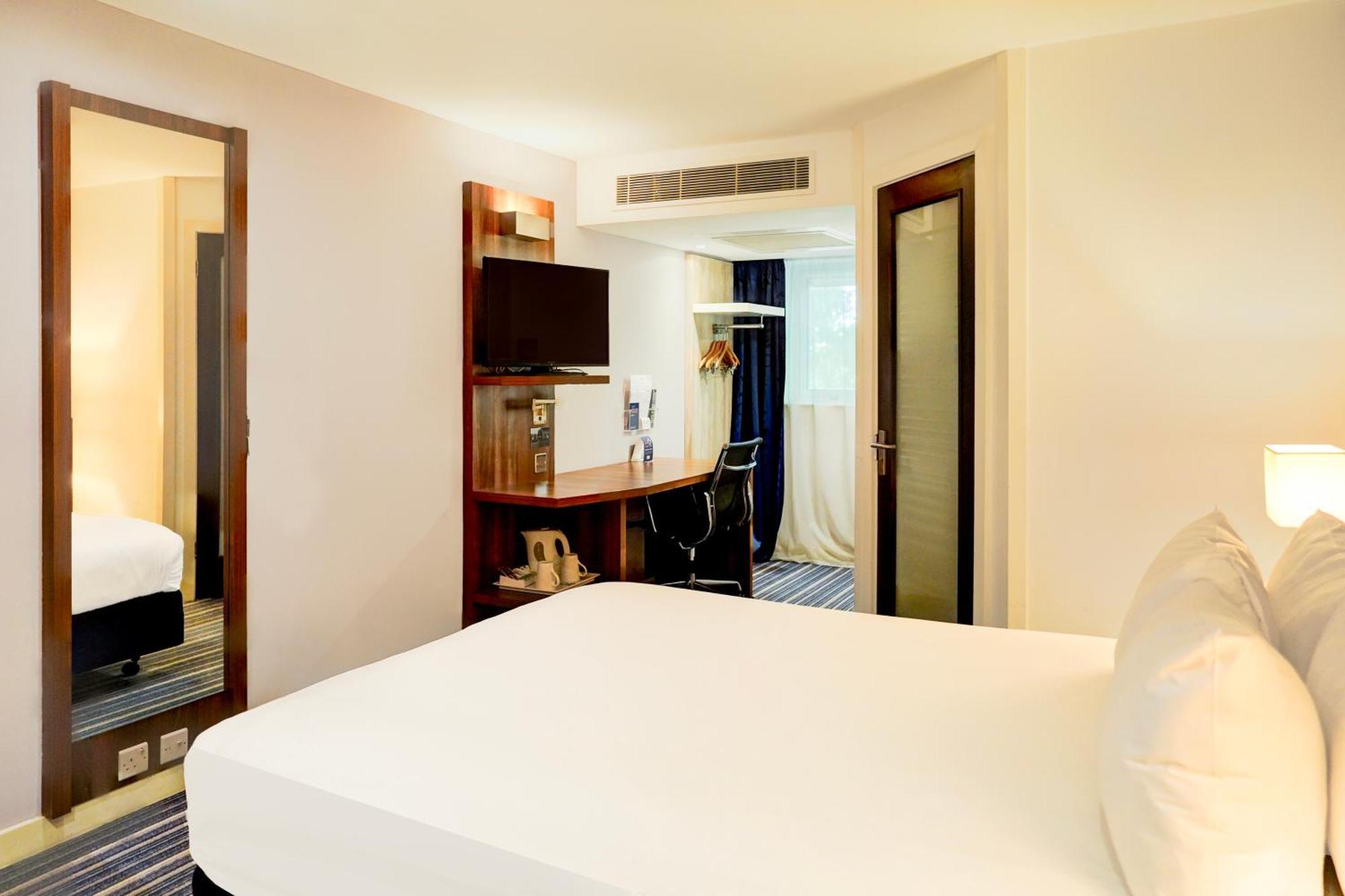 Belvilla Crewe City Centre Hotel Lifestyle Exterior photo