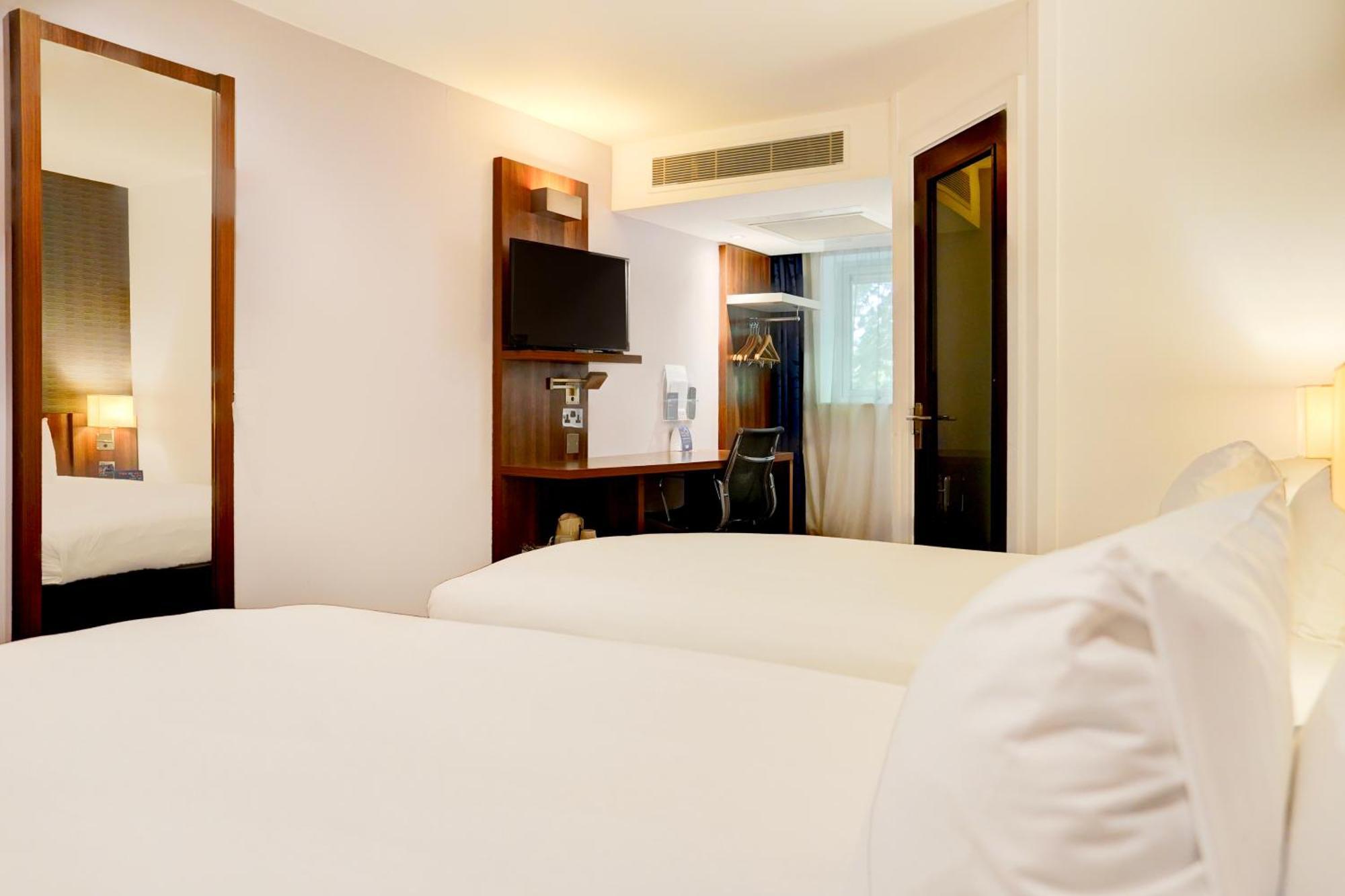 Belvilla Crewe City Centre Hotel Lifestyle Exterior photo