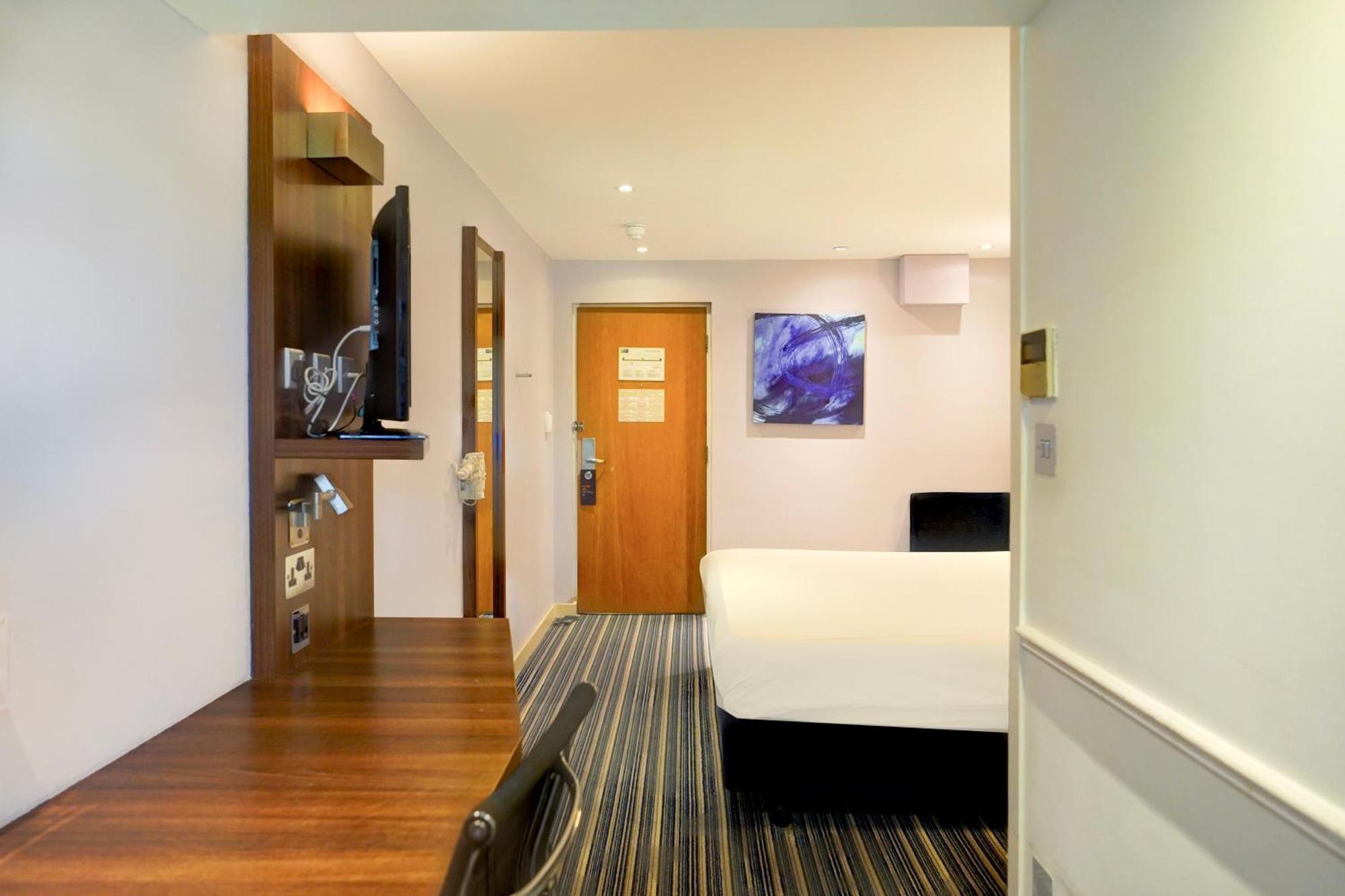 Belvilla Crewe City Centre Hotel Lifestyle Exterior photo