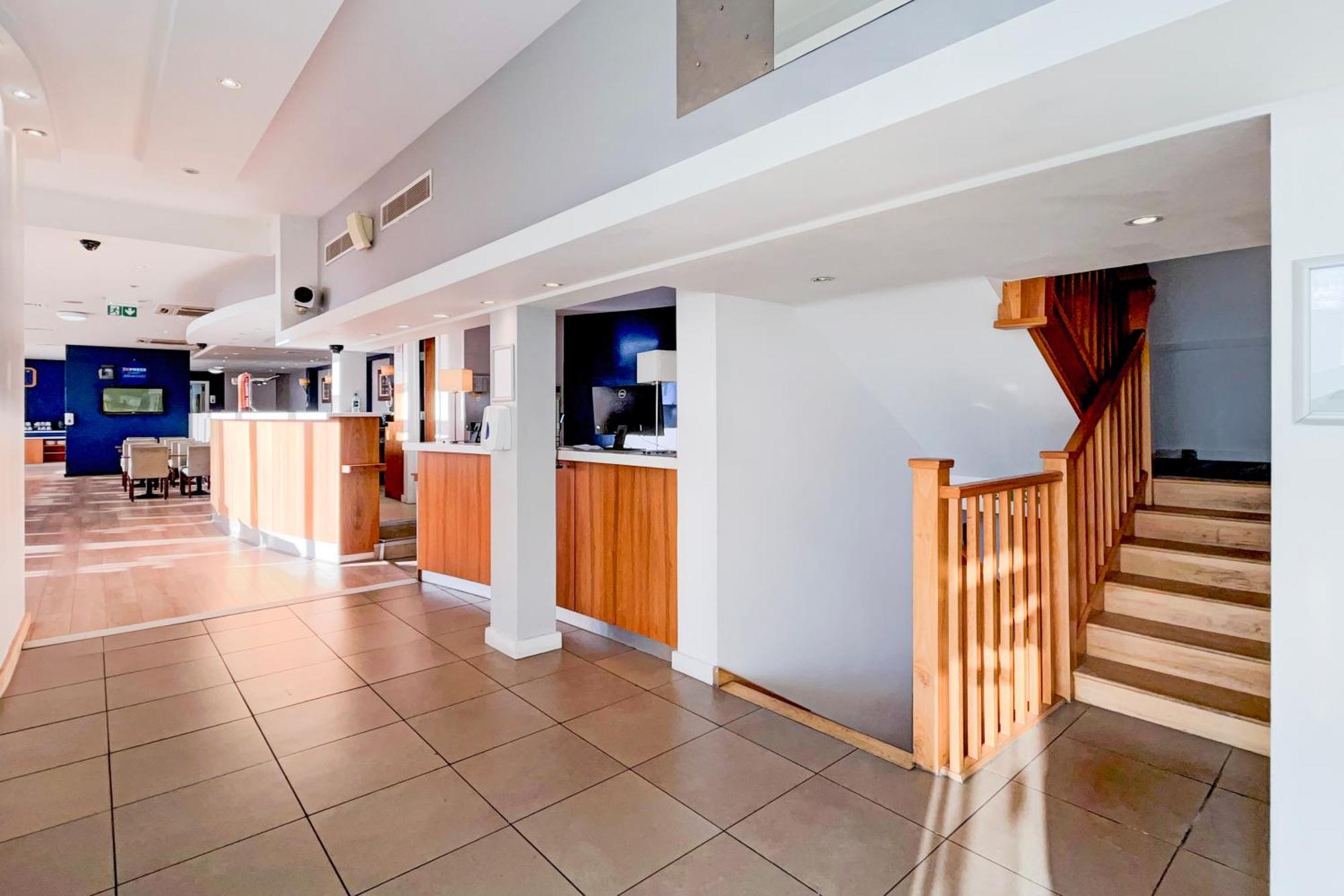 Belvilla Crewe City Centre Hotel Lifestyle Exterior photo