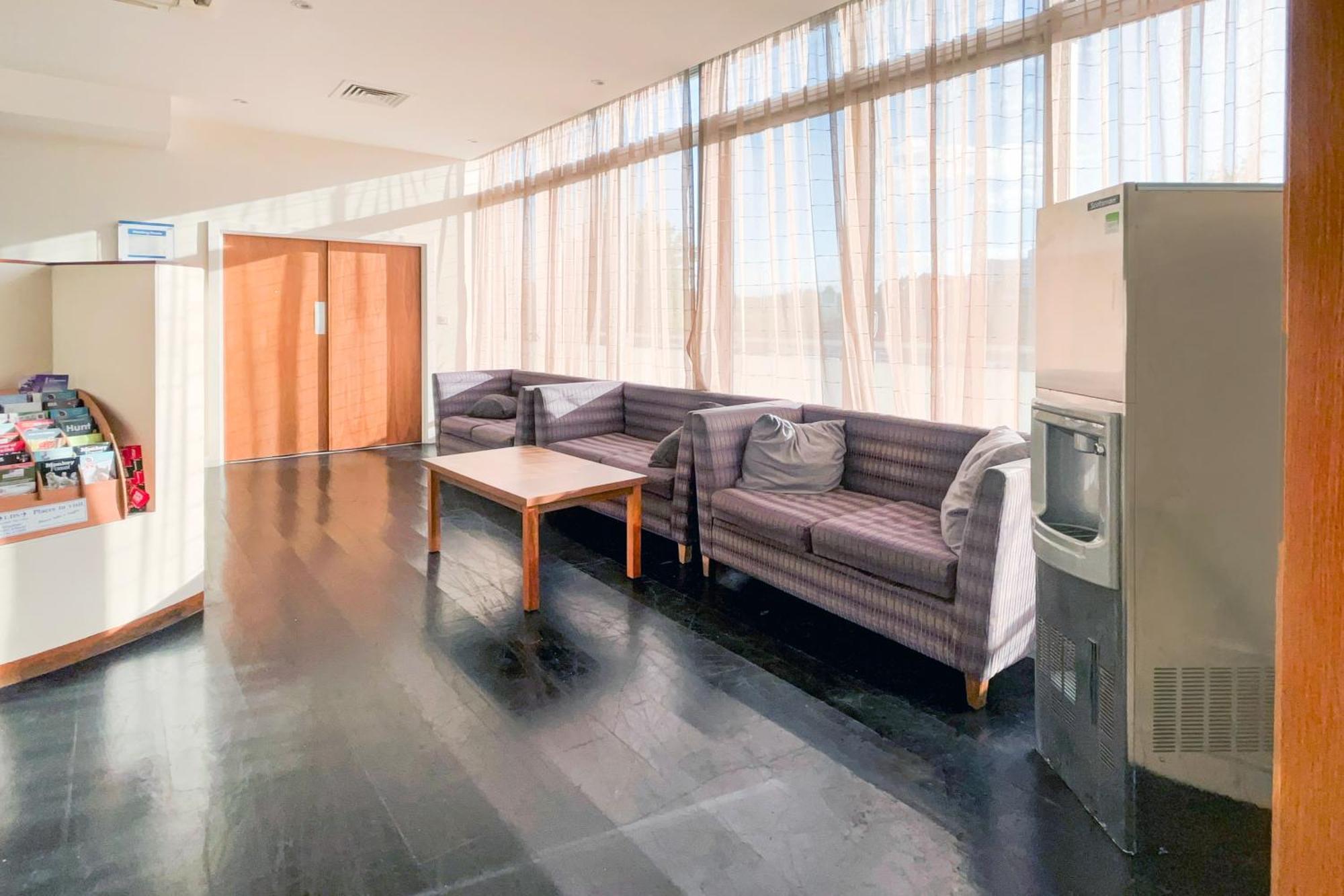 Belvilla Crewe City Centre Hotel Lifestyle Exterior photo