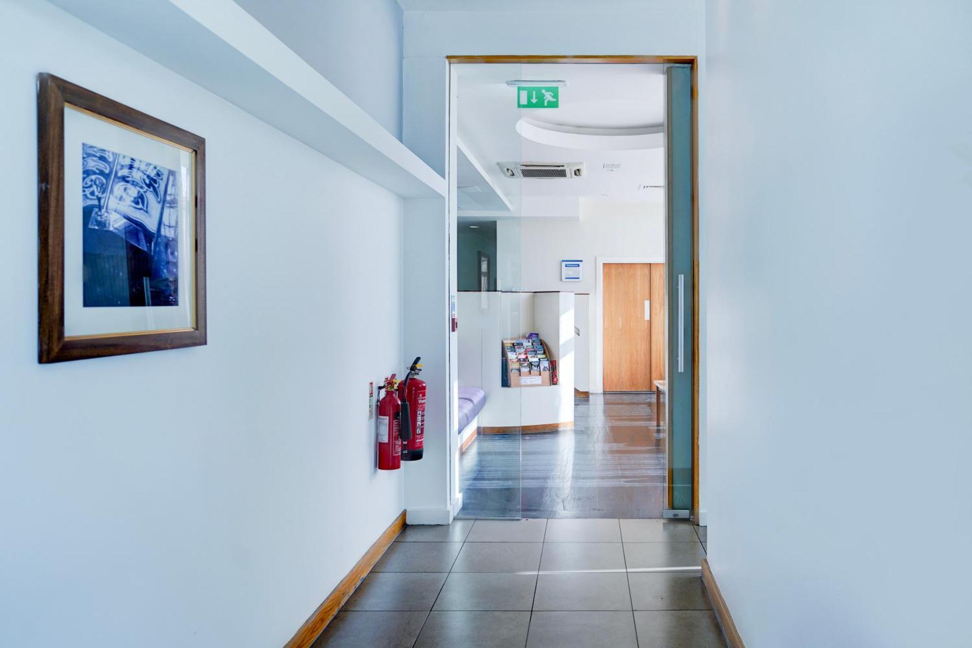 Belvilla Crewe City Centre Hotel Lifestyle Exterior photo