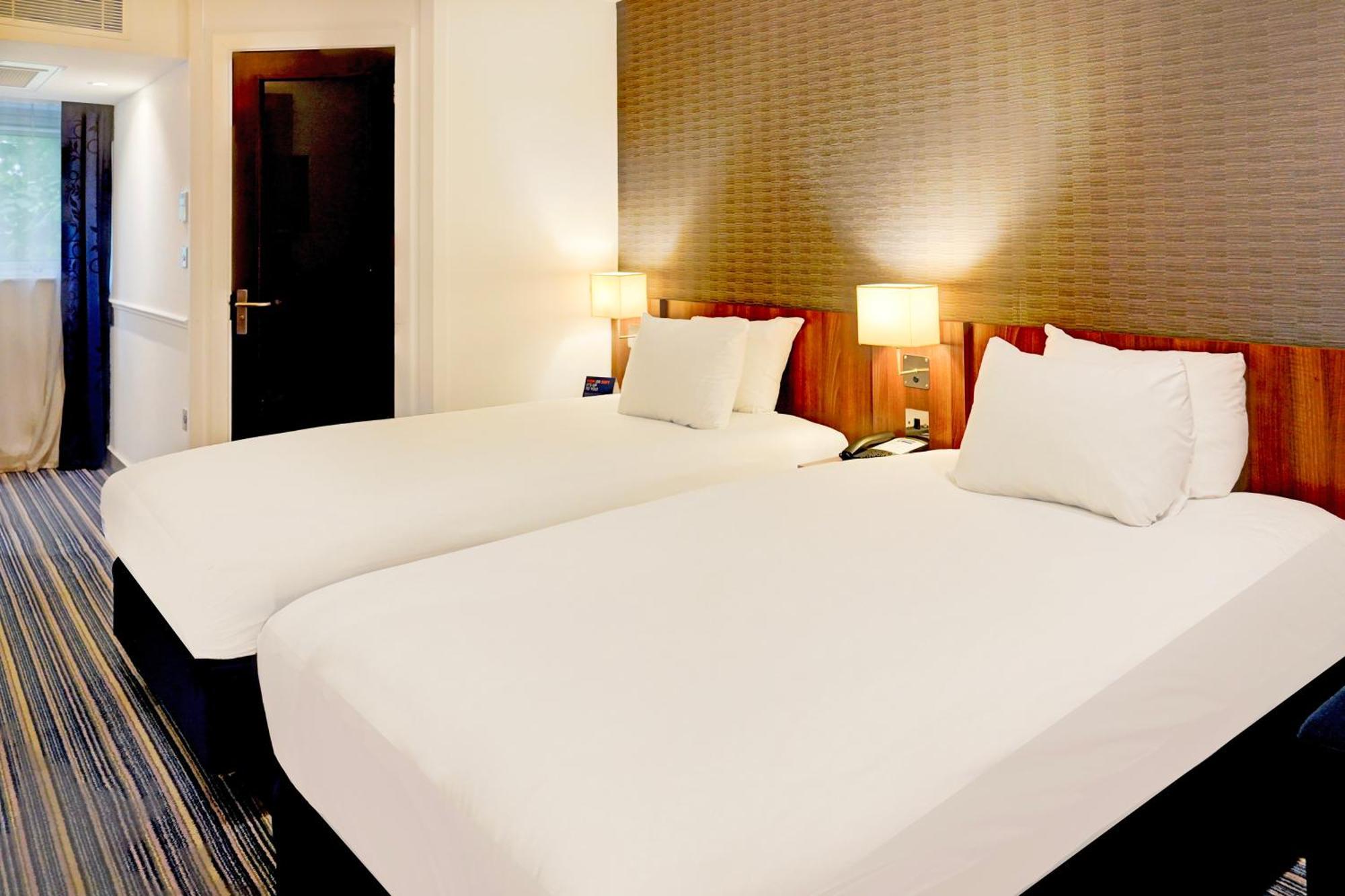 Belvilla Crewe City Centre Hotel Lifestyle Exterior photo